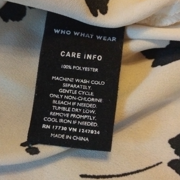 Who What Wear Button Down Floral Blouse - Picture 8 of 9